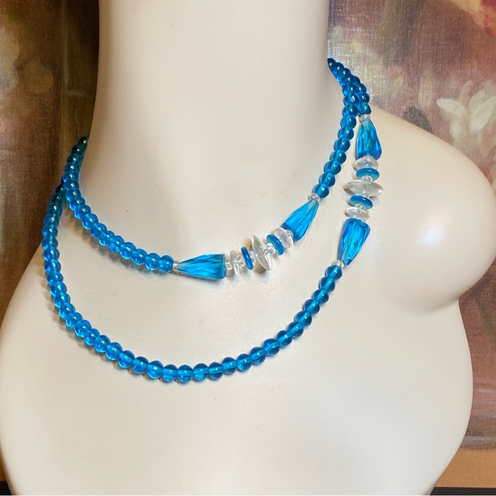 🍇Vintage Blue and White Glass Beads Necklace
